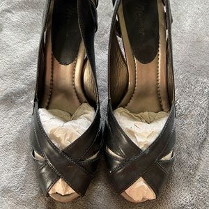 Black size 10, Mariana by GOLC.